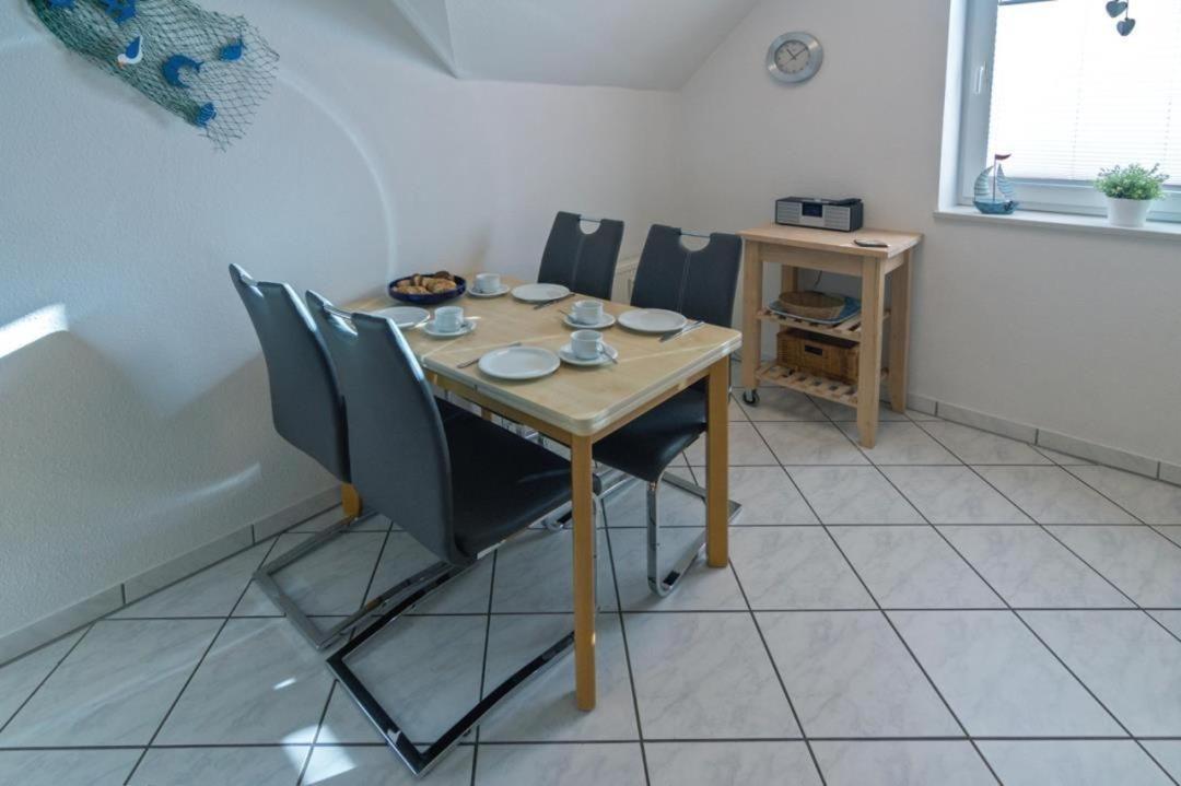 Ferienwohnung-Noerddiek-Strandnaehe-Meerblick Norddeich  Bagian luar foto